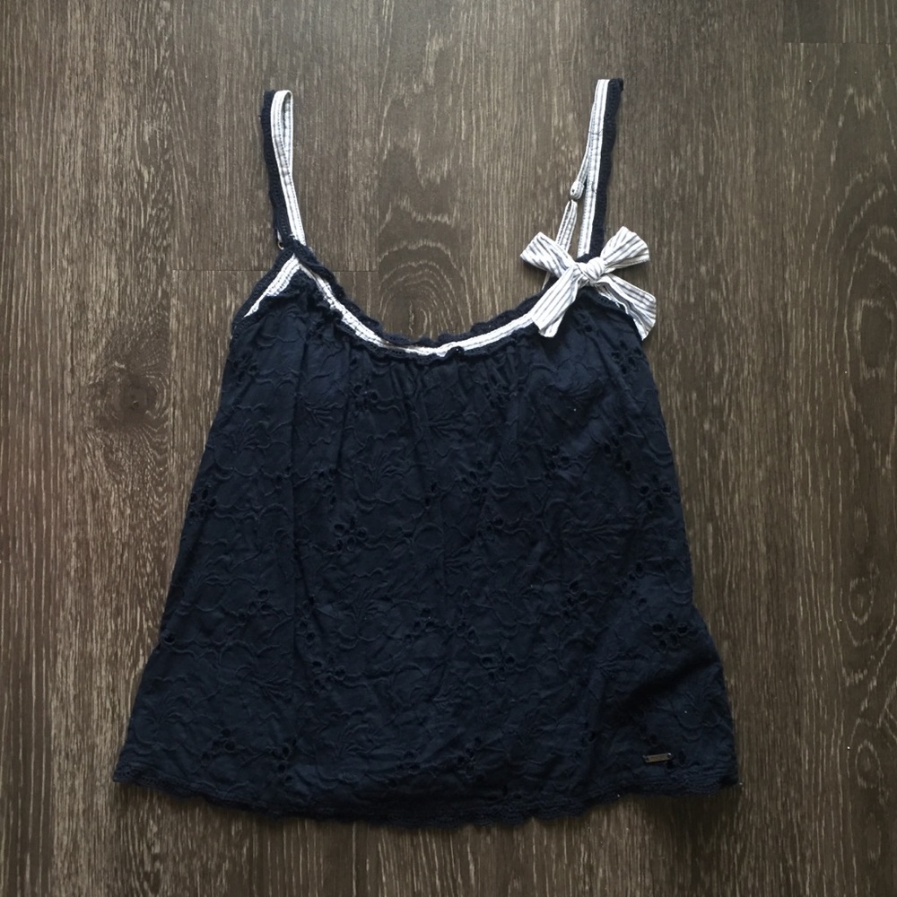 ABERCROMBIE NAVY TOP